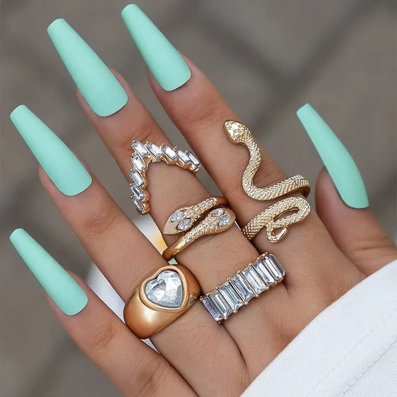 5PCS Gold Rings Set for Women Vintage Snake Knuckle Stackable Rings Bohemian Crystal Heart Finger Rings Purple Rhinestone Rings Engagement Rings (White)
