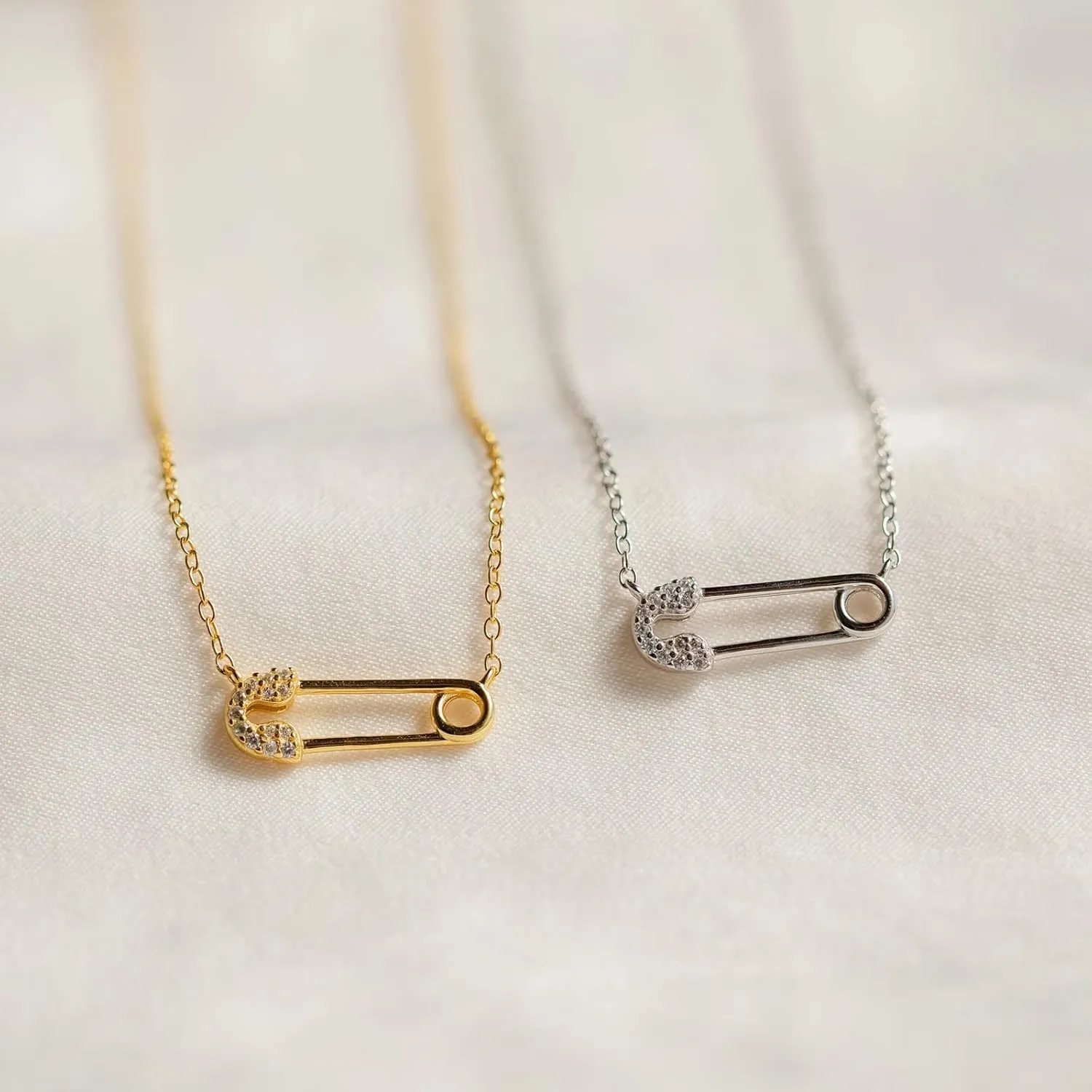 Safety Pin Necklace Dainty Gold Necklace for Women Trendy Handmade Safety Pin Necklace Mental Health Safety Pins with Heart Charms Gifts for Women