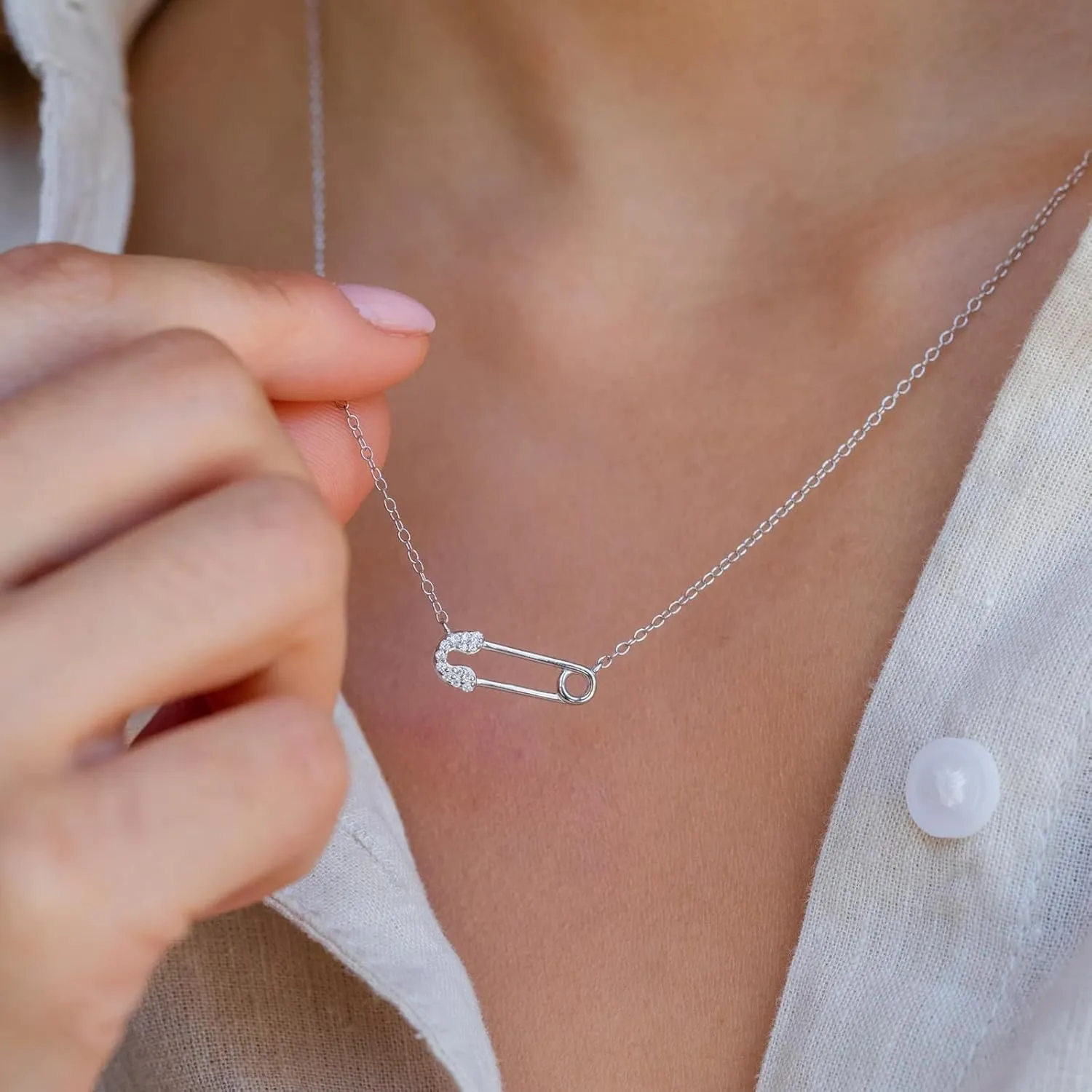 Safety Pin Necklace Dainty Gold Necklace for Women Trendy Handmade Safety Pin Necklace Mental Health Safety Pins with Heart Charms Gifts for Women